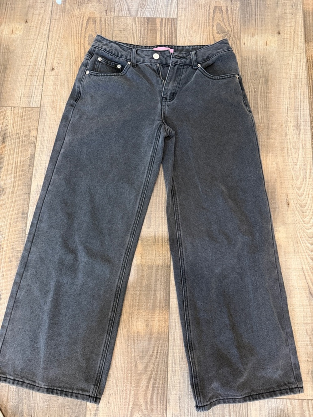 Relaxed Wide-Leg Jeans in Washed Black